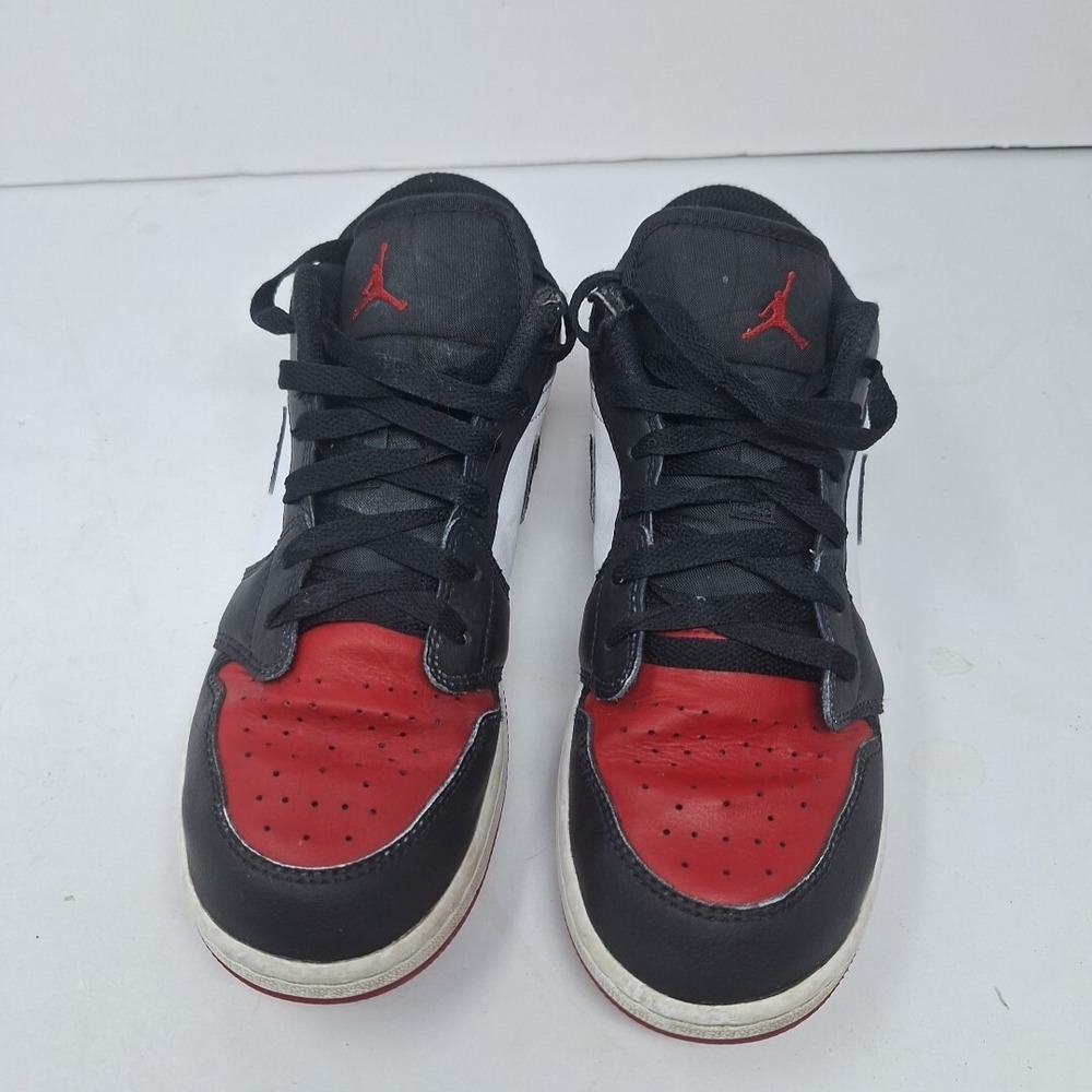 Nike Air Jordan 1 Low Unisex GS Bred Toe 553560-161 Size 6Y / 7.5W Shoes